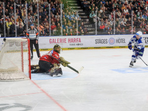 Hokejisté Brna udolali pražskou Spartu po nájezdech a vyhráli 4:5. Spartě tím končí série šesti výher