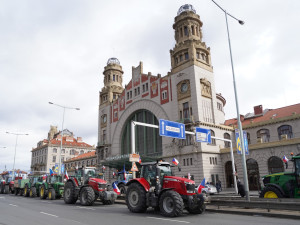 FOTOGALERIE: Traktor, vlajky a guláš. Podívejte se, jak vypadal protest zemědělců v Praze