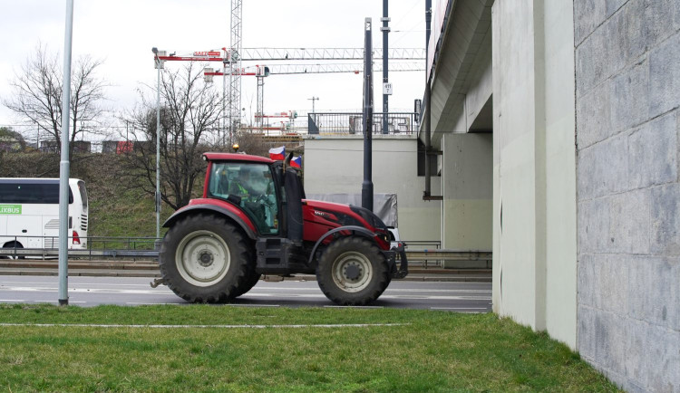 Jihočeští zemědělci chystají na čtvrtek protest. Traktory se objeví ve všech okresech