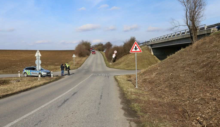 Na křižovatce na Prostějovsku šlo o život. Někdo vyměnil dopravní značky na hlavní a vedlejší silnici