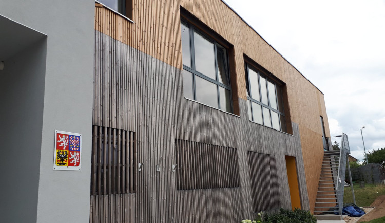 Základní škola Formanská v Újezdě.