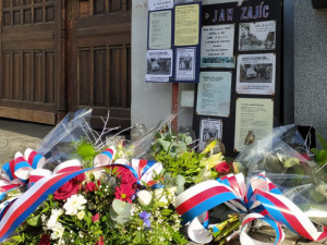 Zástupci Prahy 1 si na Václavském náměstí připomněli Jana Zajíce, který se zde před 55 lety upálil
