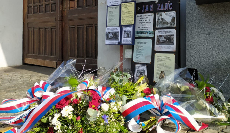 fotografie pietního místa z předchozích let