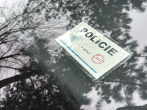 Policie viní čtyři lidi a čtyři firmy kvůli dotacím v Českém tenisovém svazu. V jeho sídle zasahovala centrála proti organizovanému zločinu