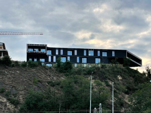 Terasy Barrandov odpovídají původnímu projektu, brání se investor kritice