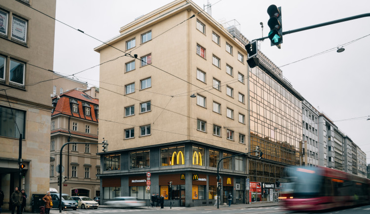 121. restaurace McDonald’s vás v centru Prahy přivítá i po půlnoci