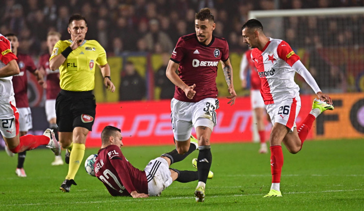 Fotbalisté Sparty remizovali se Slavií 0:0 a dál před ní vedou ligu o čtyři body