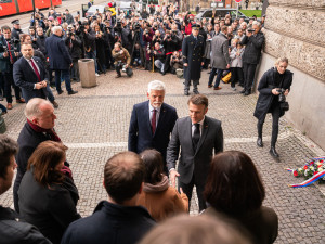 Macron s Pavlem uctili u Filozofické fakulty oběti prosincové střelby