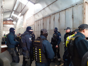 VIDEO: Celníci zabavili v Sapě padělky za skoro sto milionů