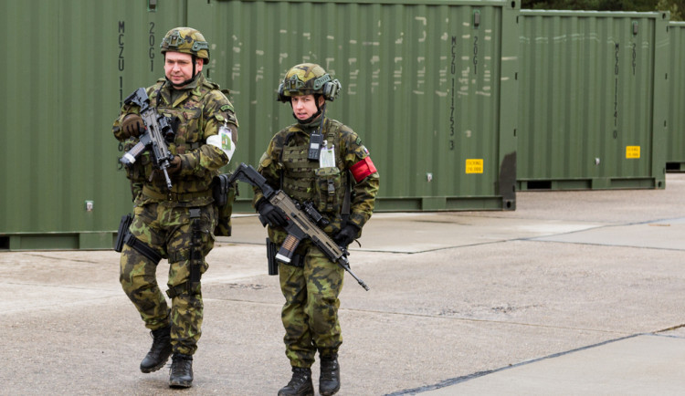 Do Česka se přesunulo největší vojenské cvičení NATO od konce studené války