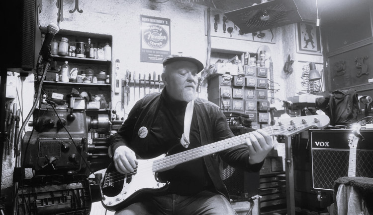Odešel Jan „Fík“ Nikendey. Známý umělecký kovář a muzikant