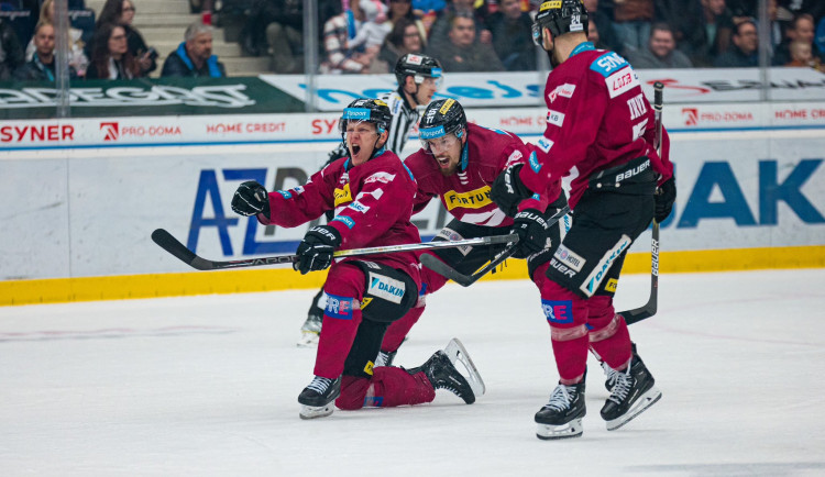 Hokejisté Sparty vyhráli i v Liberci a jsou krok od postupu do semifinále