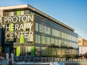 Protonové centrum pacientům pomáhá i s nádory krčních mandlí