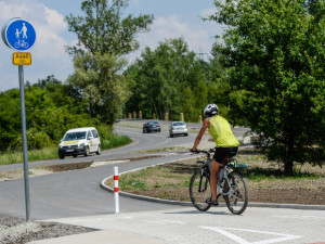 Z Kačerova k Labuti povede nová stezka pro chodce a cyklisty. Bude stát 16 milionů korun