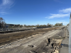 VIDEO: Začala demolice Libeňského mostu. Hroutit se začal už při přípravných pracech