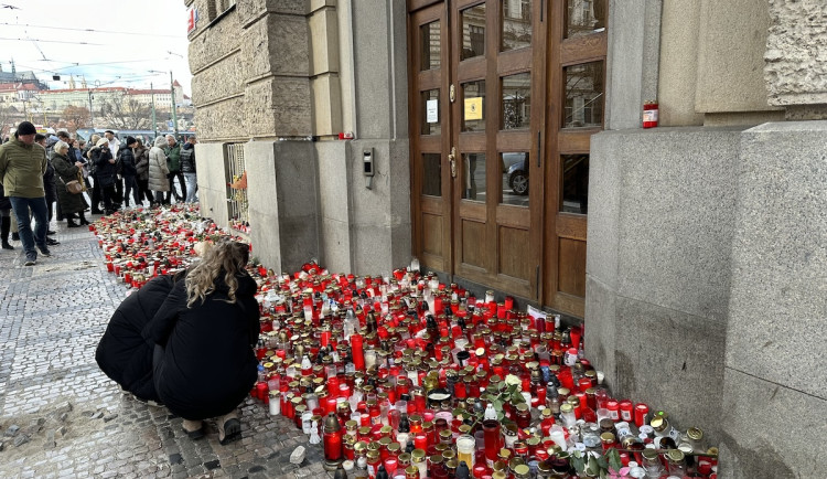Praha dá policii tři sta tisíc na speciální vybavení pro případ masové střelby