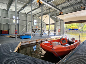 Policie má v Praze nová garážová stání pro lodě poříčních policistů