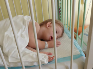 Dominik se narodil se třemi oušky a rozštěpem rtu, lékaři u něj objevili vzácné onemocnění