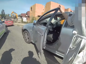 VIDEO: Žena pod vlivem svou jízdou ohrožovala ostatní řidiče
