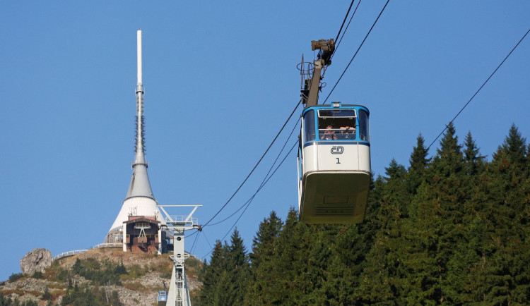 Rada města vybrala variantu lanovky na Ještěd. Kabinu na dvou lanech