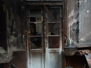 Ve slavné pražské roubence hořelo, před požárem uteklo dvacet lidí