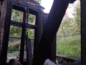 Ve slavné pražské roubence hořelo, před požárem uteklo dvacet lidí