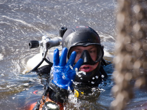V holešovickém přístavu proběhlo cvičení hasičů a potápěčů