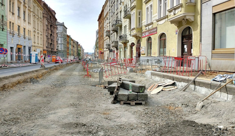 Opravy mostů a ulic, stavby podchodů. Pražští silničáři letos investují skoro 2 miliardy