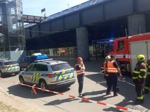 Policisté evakuovali hlavní nádraží kvůli podezřelému kufru, bylo v něm jen oblečení