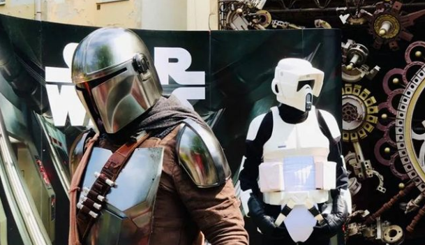 Na Václavském náměstí se sešli fanoušci Star Wars a pochodovali do Holešovic