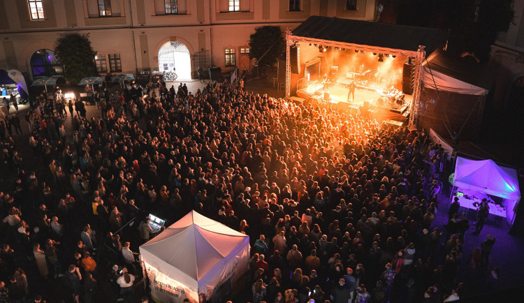 Olomouc i letos ožije Majálesem. Zahrají Poláková, Pam Rabbit i Michal Horák