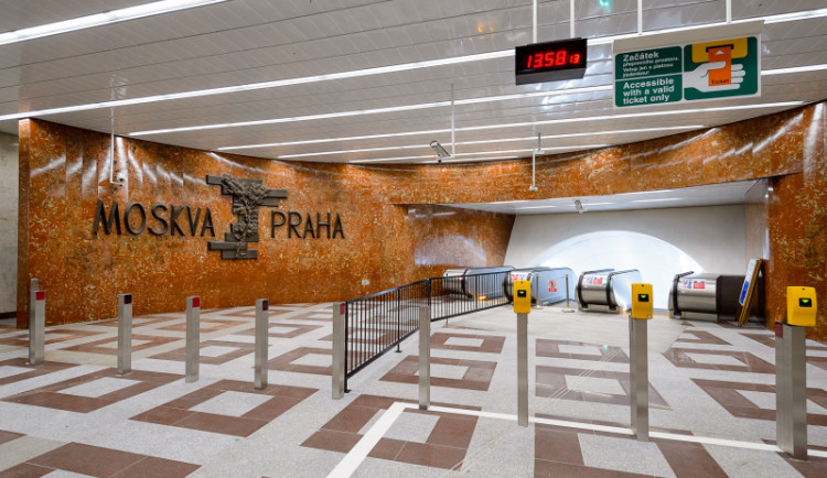 Pražští radní odložili rozhodnutí o plastice ve stanici metra Anděl kvůli odchodu Pospíšila z jednání