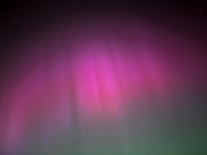 Prahu osvítila vzácná polární záře. Byla nejsilnější za posledních 21 let
