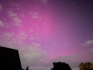 Prahu osvítila vzácná polární záře. Byla nejsilnější za posledních 21 let