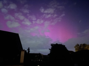 Prahu osvítila vzácná polární záře. Byla nejsilnější za posledních 21 let