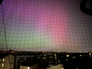 Prahu osvítila vzácná polární záře. Byla nejsilnější za posledních 21 let