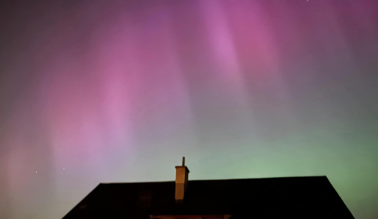 Prahu osvítila vzácná polární záře. Byla nejsilnější za posledních 21 let