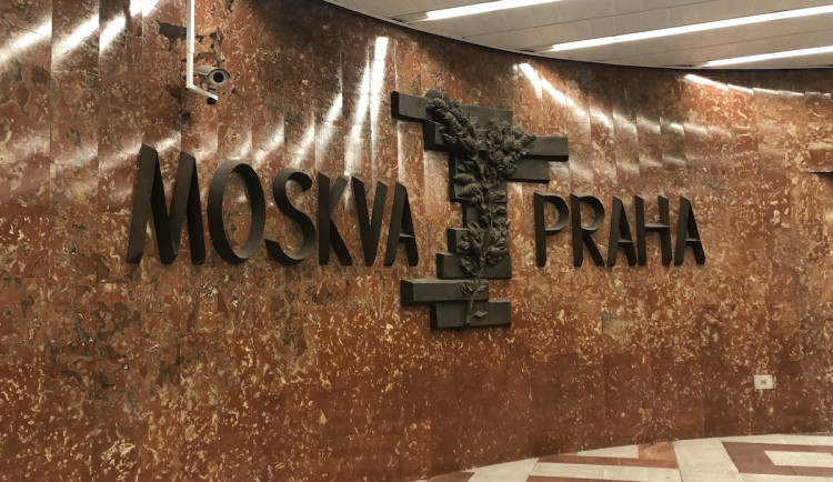 Plastiku nejdřív doplní vysvětlující tabulka