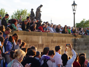 FOTOGALERIE: Vltavu křižovaly historické veslice. Plavba byla součástí Svatojánských slavností
