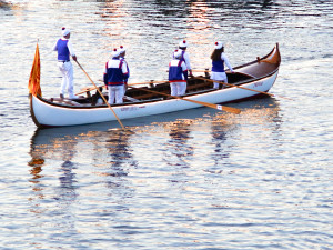 FOTOGALERIE: Vltavu křižovaly historické veslice. Plavba byla součástí Svatojánských slavností