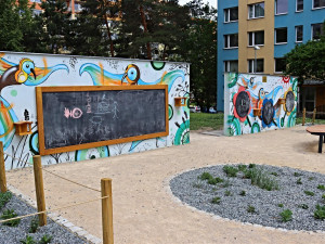 Praha 12 slavnostně otevřela nově revitalizovaná hřiště a odpočinkové parky