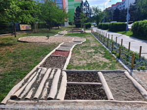 Praha 12 slavnostně otevřela nově revitalizovaná hřiště a odpočinkové parky