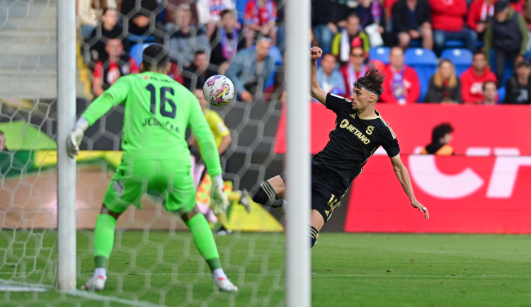 Fotbalisté Sparty ve finále poháru vyhráli v Plzni 2:1 a získali double