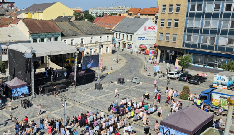 Hokejová horečka stoupá. Fandit se bude na zámku v Prostějově a na náměstí v Přerově