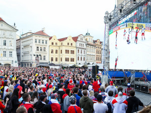 Nedělní zápasy hokejového mistrovství budou promítat na Staroměstském náměstí. Akce tam omezí dopravu