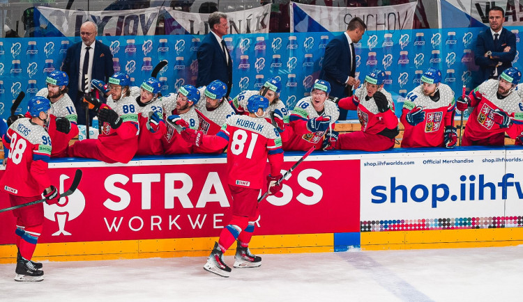 Čeští hokejisté porazili Švédy 7:3 a na MS si zahrají po 14 letech o zlato