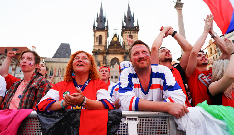 Čeští hokejisté dnes oslaví zlaté medaile s fanoušky na Staroměstském náměstí