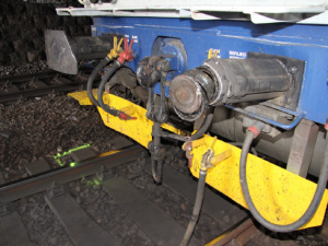 VIDEO: Policie hledá svědky srážky vlaku a lokomotivy na hlavním nádraží. Nehodu se škodou za sto milionů vyšetřují jako trestný čin