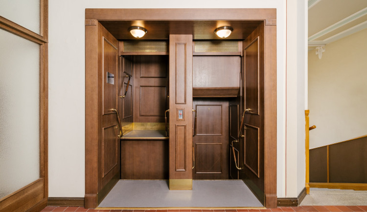 Magistrát k páternosteru na radnici opět pustí turisty