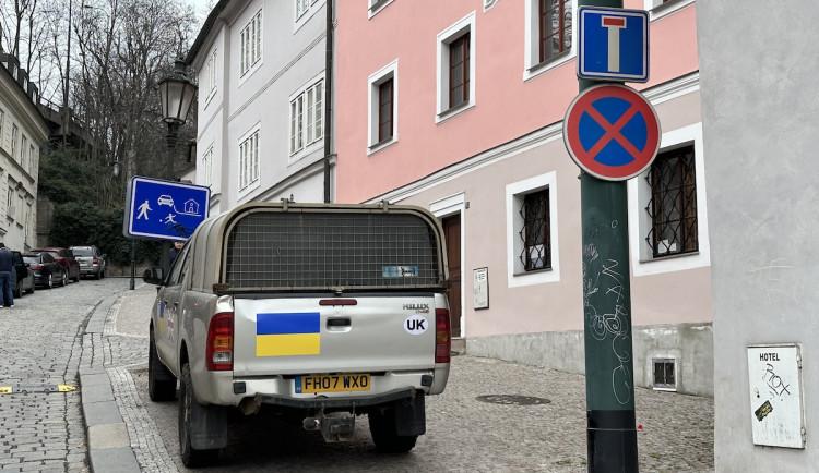 Městské části v Praze nabírají nové zaměstnance, budou řešit dopravní přestupky